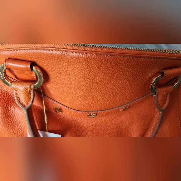 MCM Pre-owned Large Leather Tote - Picture 11 of 12